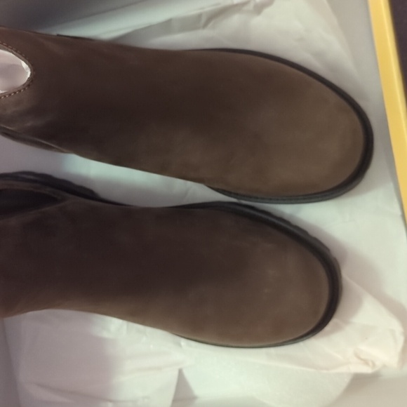 Elegant Brown Chelsea Ankle Boots - Picture 5 of 5